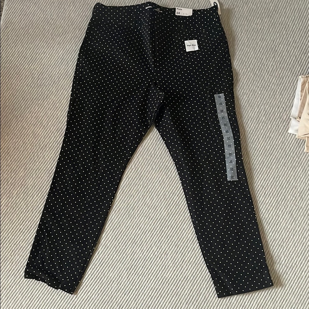 Old Navy- Black Polka Dot Women’s Pixie Pants